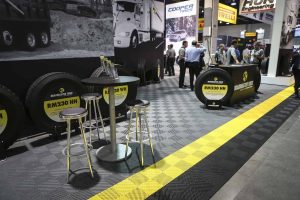 sol pour stand professionnel